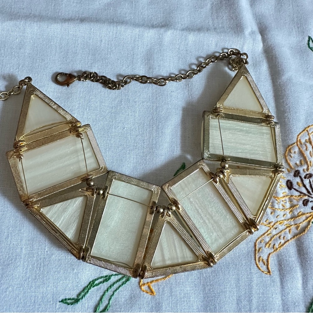 Talbots Faux Mother of Pearl Crescent Statement Necklace - Picture 10 of 10